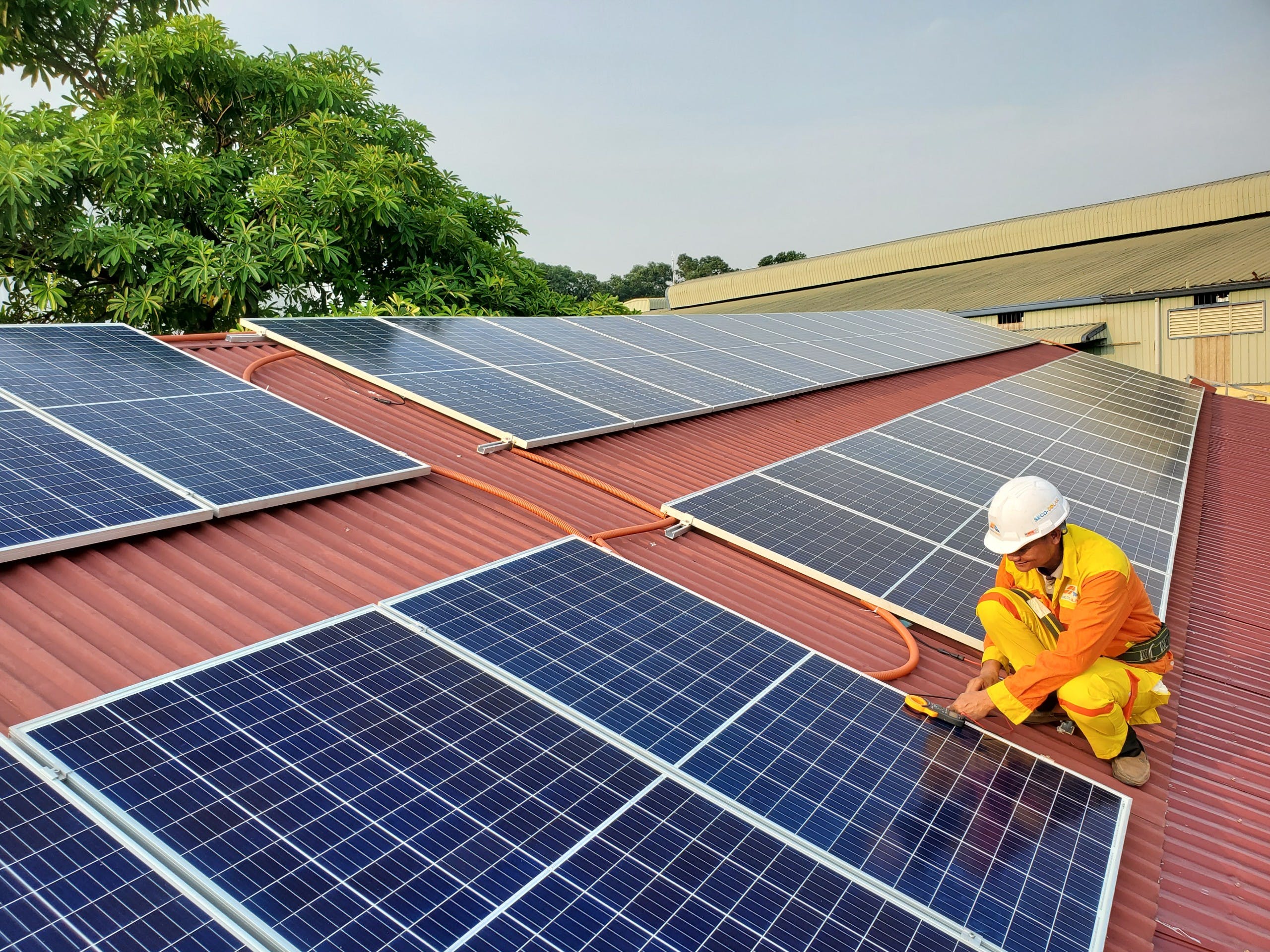 La fotovoltaica alcanza su récord de generación en...